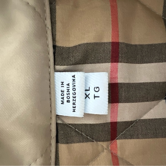 2021 Burberry Jacket - Like New - Picture 5 of 6
